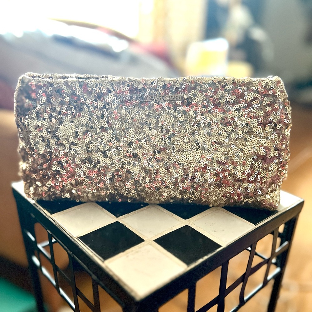 Victoria’s Secret Gold Sequin Clutch - Picture 15 of 16